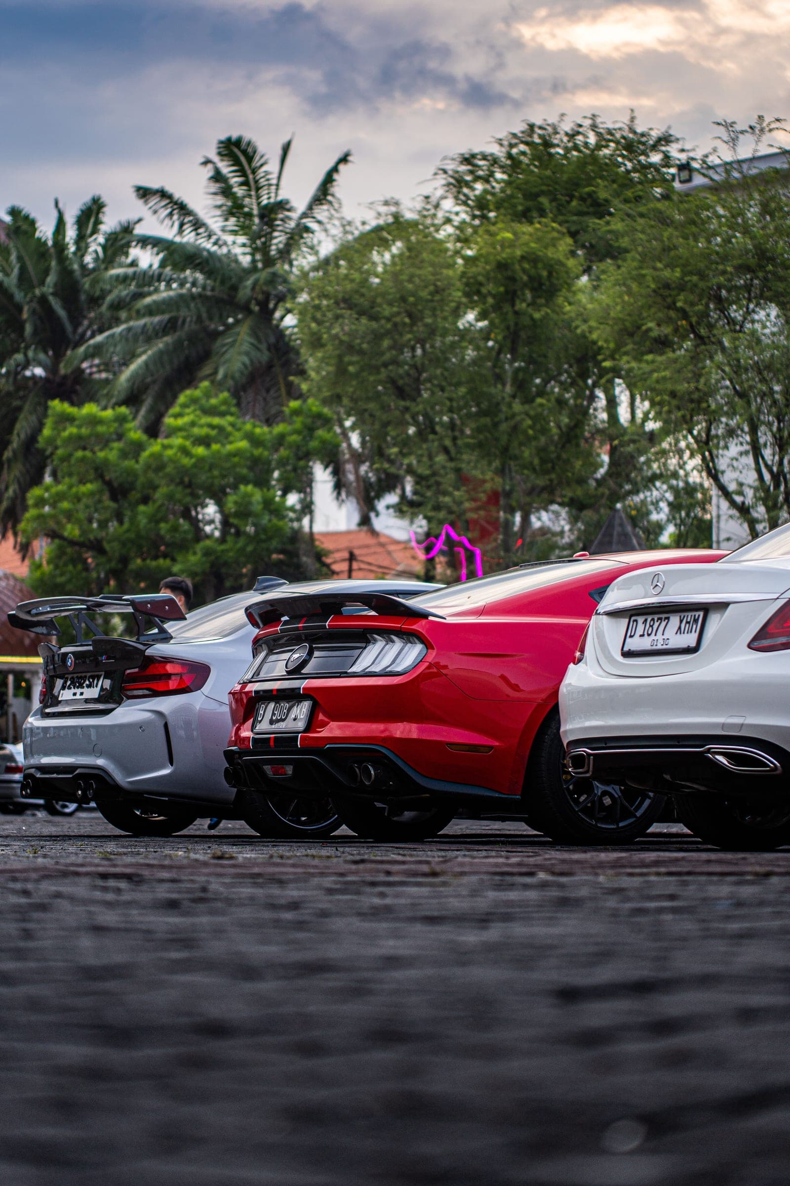 High speed dynamic supercar